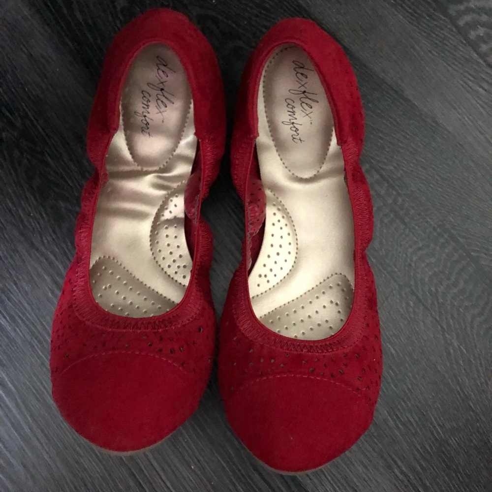 Maroon flats